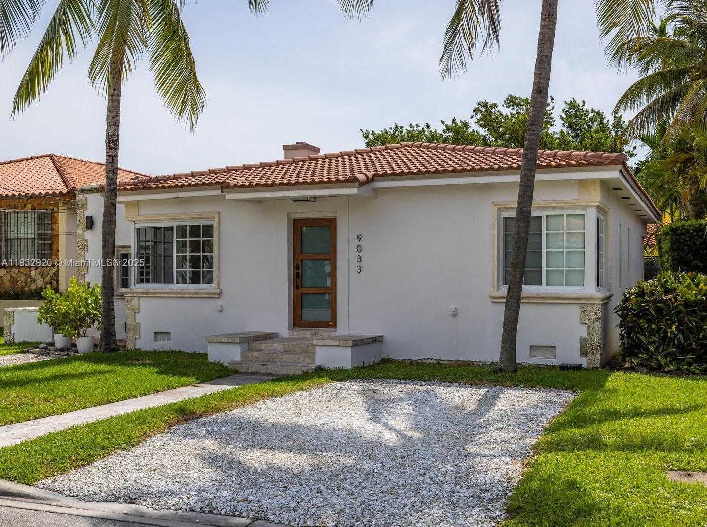 Small Image of 9033 CARLYLE AVE, Surfside Number 6