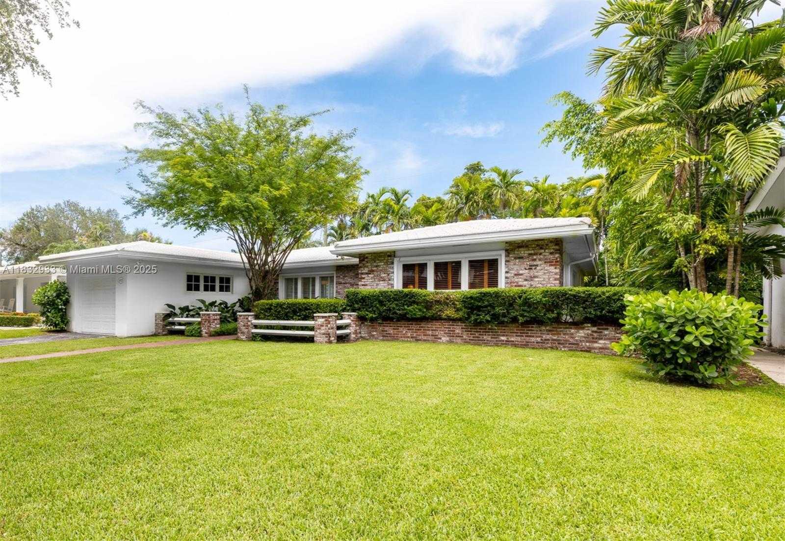Small Image of 6915 BARQUERA ST, Coral Gables Number 12