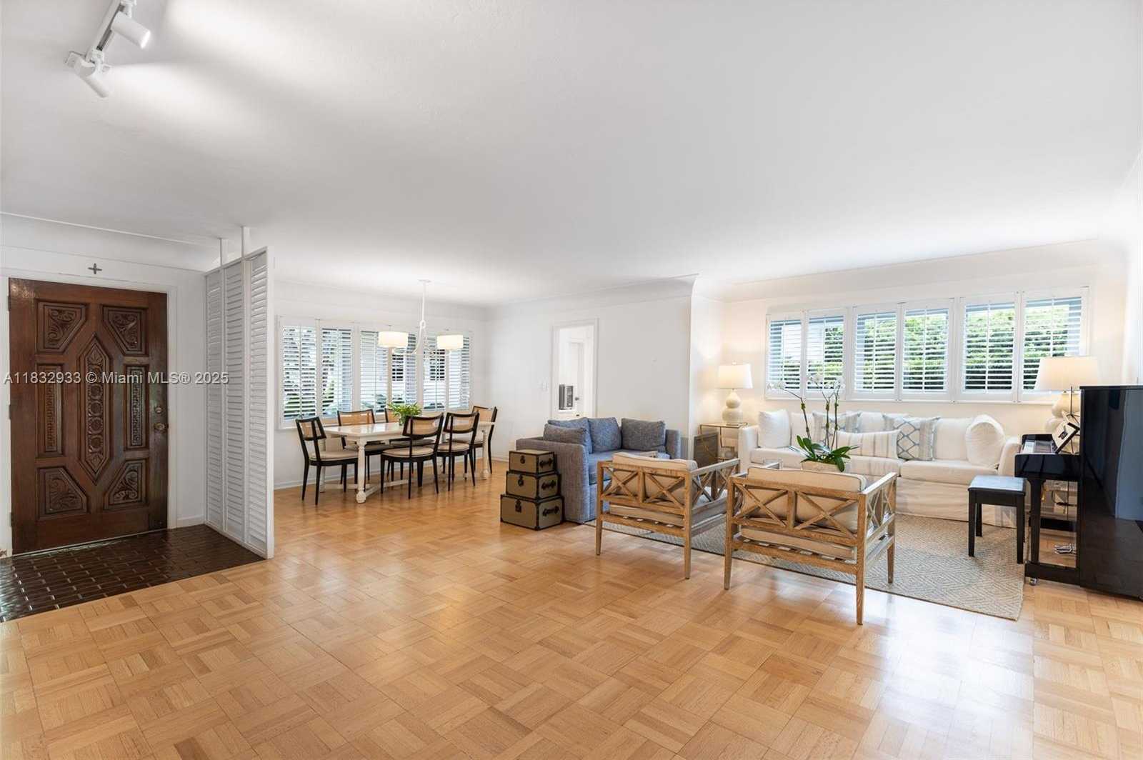 Small Image of 6915 BARQUERA ST, Coral Gables Number 13