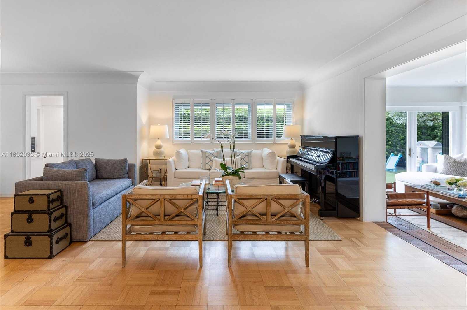 Small Image of 6915 BARQUERA ST, Coral Gables Number 20