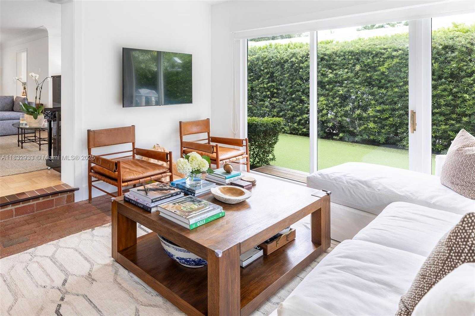 Small Image of 6915 BARQUERA ST, Coral Gables Number 23