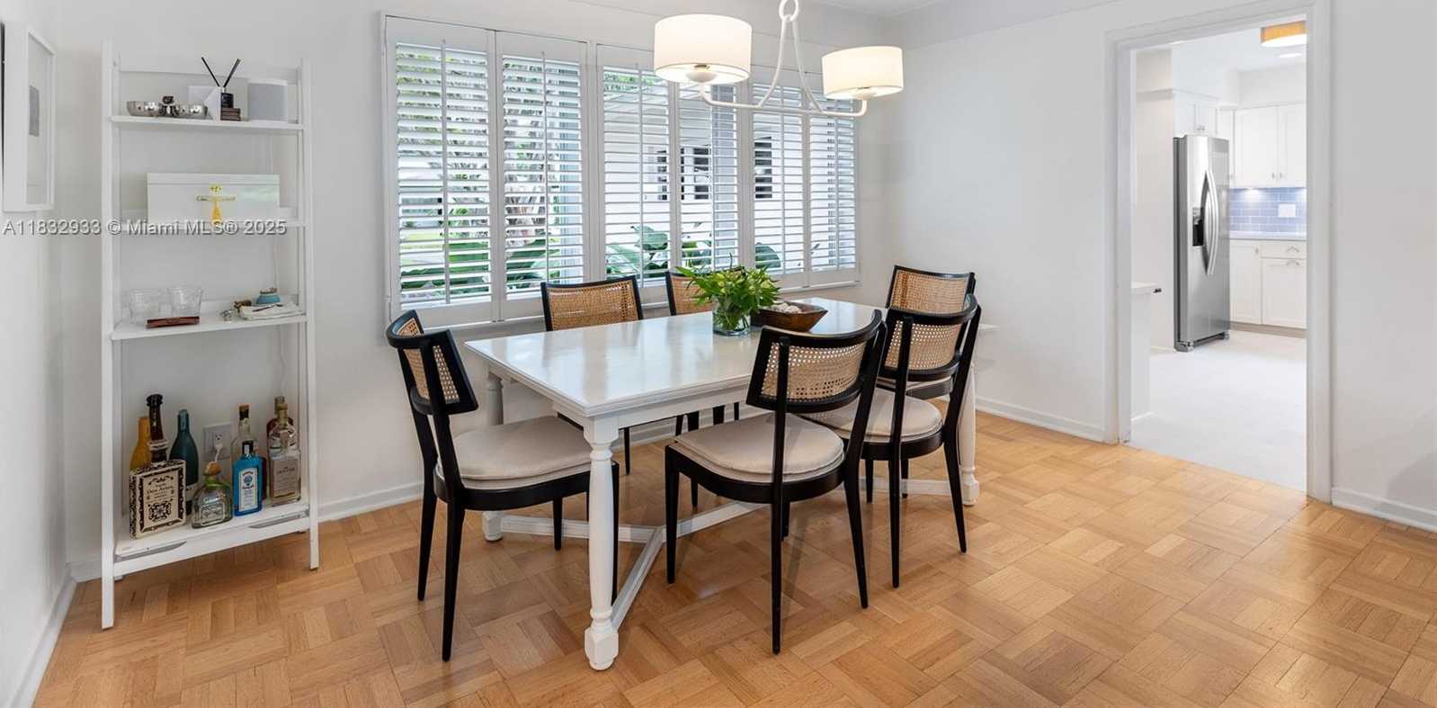 Small Image of 6915 BARQUERA ST, Coral Gables Number 3