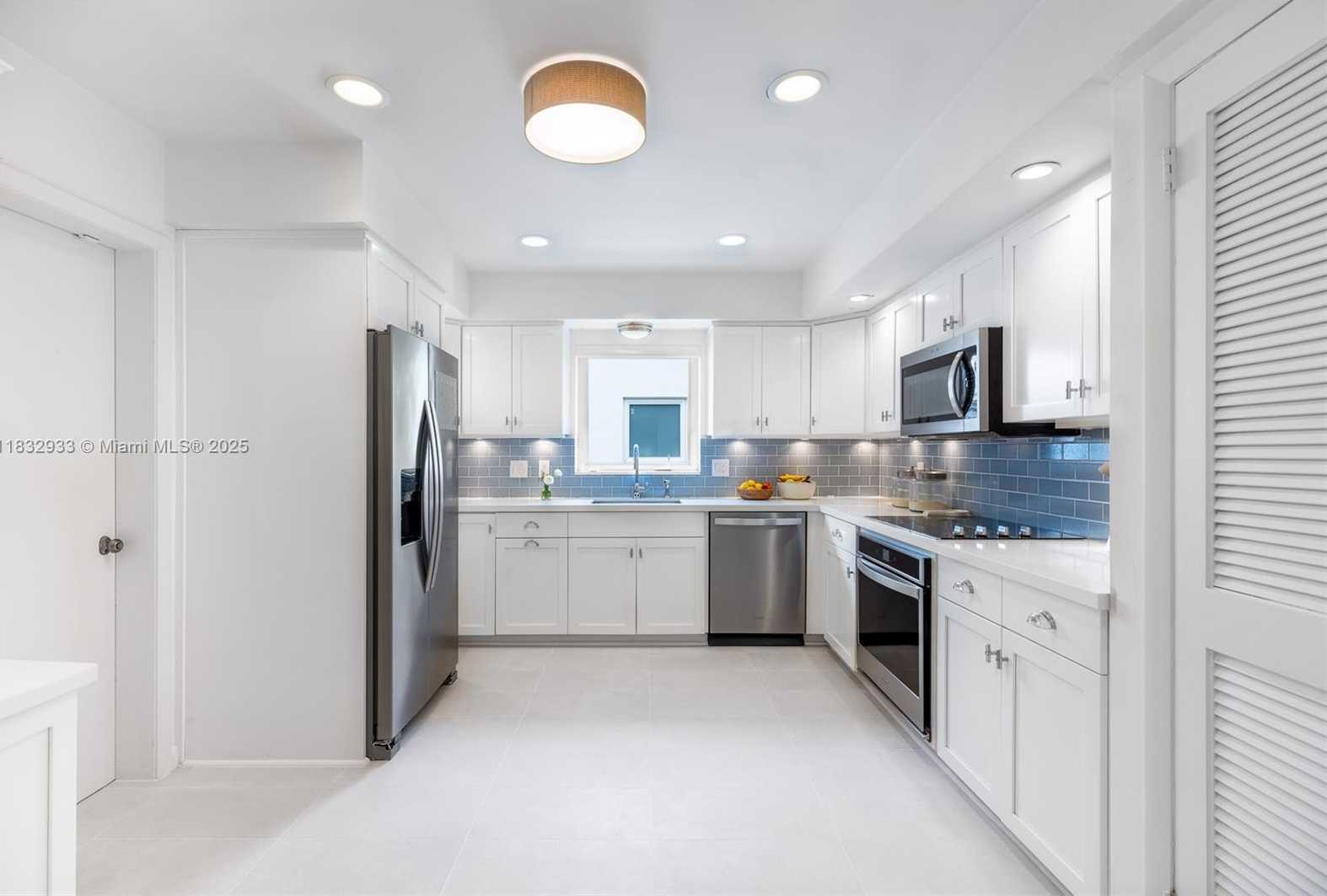 Small Image of 6915 BARQUERA ST, Coral Gables Number 5