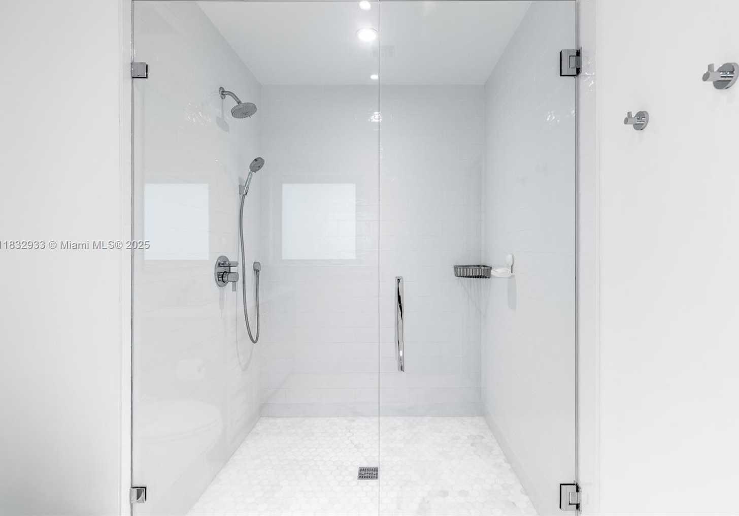 Small Image of 6915 BARQUERA ST, Coral Gables Number 9