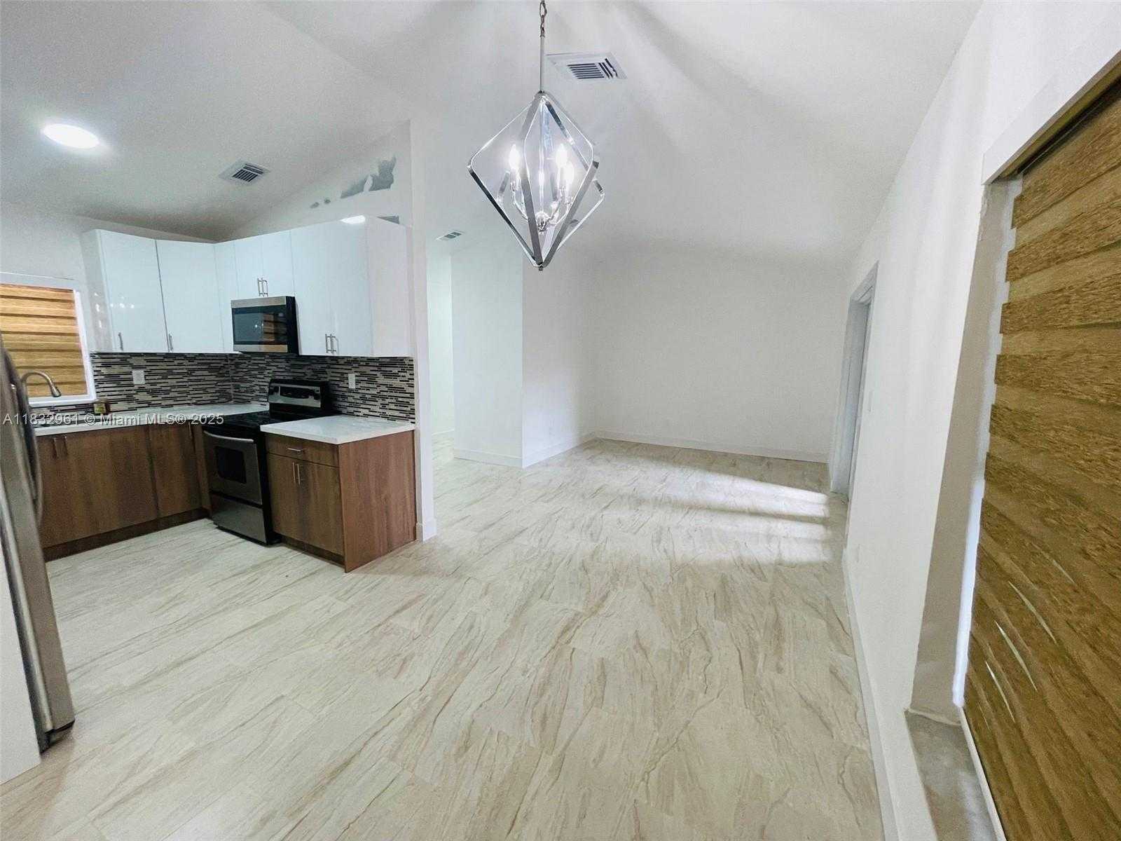 Small Image of 12740 SOUTH WEST 249TH TER, Homestead Number 6