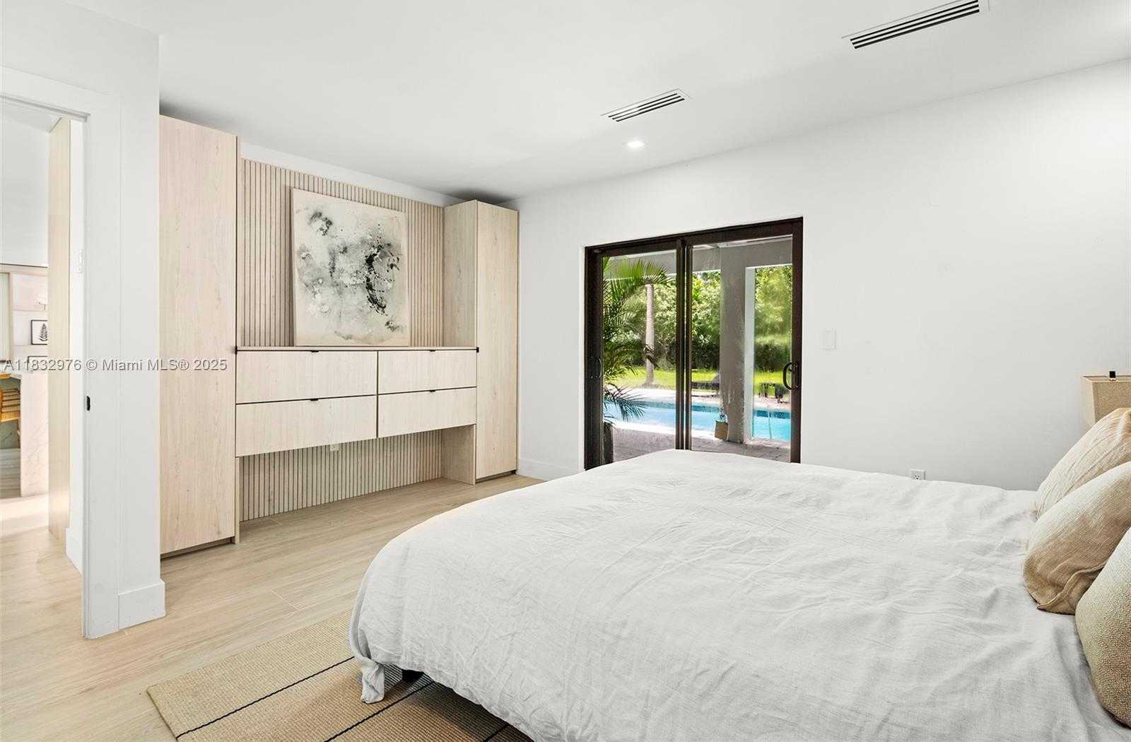 Small Image of 15121 SOUTH WEST 69TH CT, Palmetto Bay Number 25