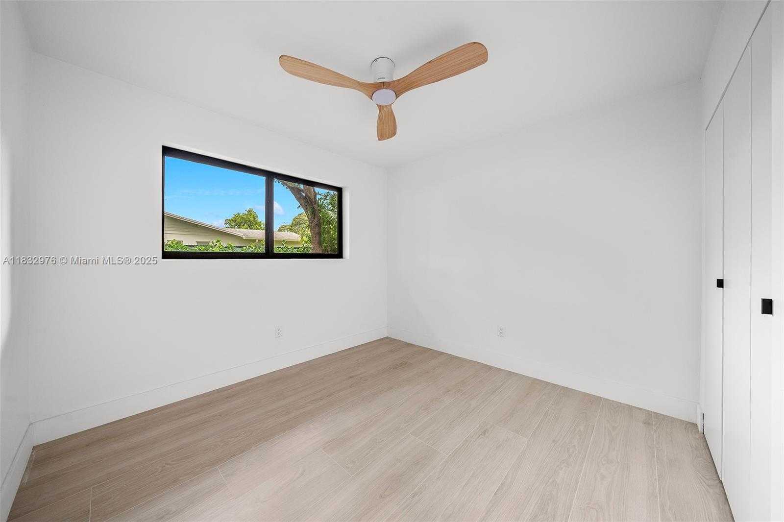 Small Image of 15121 SOUTH WEST 69TH CT, Palmetto Bay Number 42