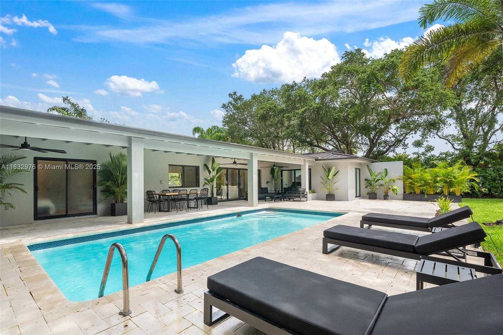 Small Image of 15121 SOUTH WEST 69TH CT, Palmetto Bay Number 54