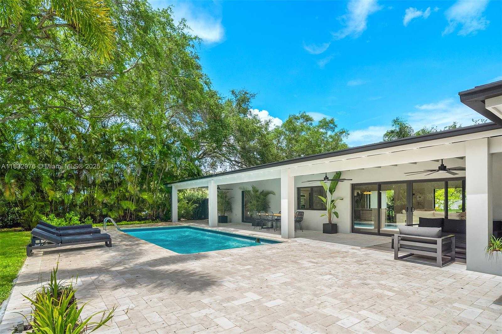 Small Image of 15121 SOUTH WEST 69TH CT, Palmetto Bay Number 59