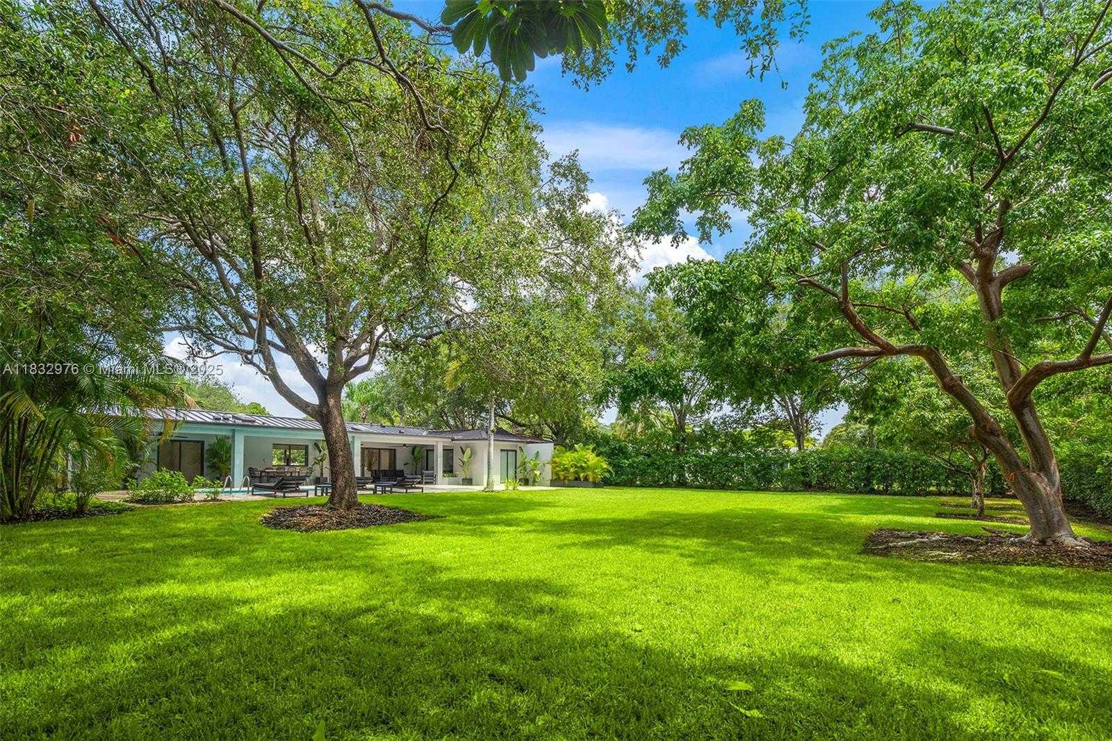 Small Image of 15121 SOUTH WEST 69TH CT, Palmetto Bay Number 62