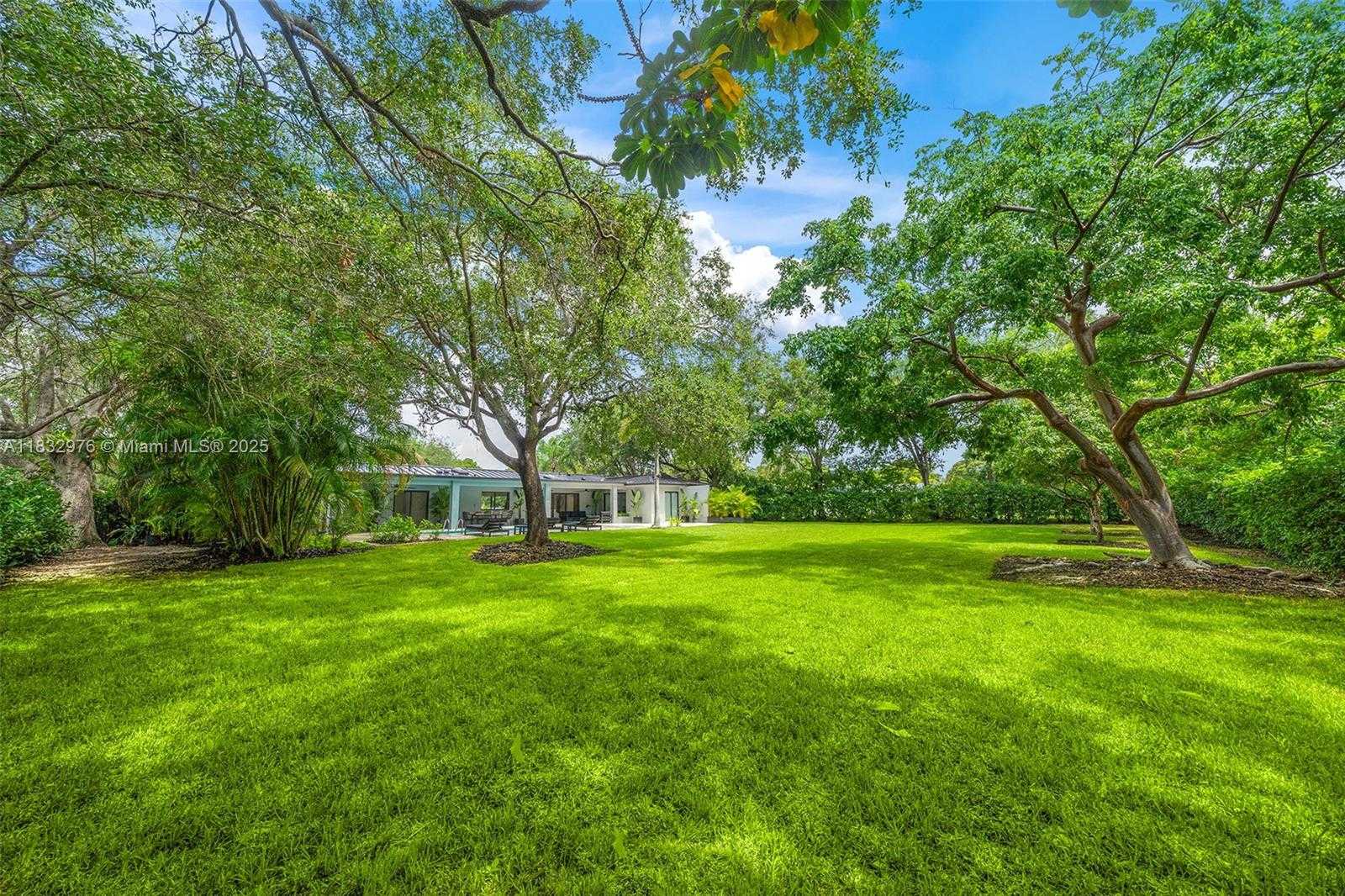 Small Image of 15121 SOUTH WEST 69TH CT, Palmetto Bay Number 63