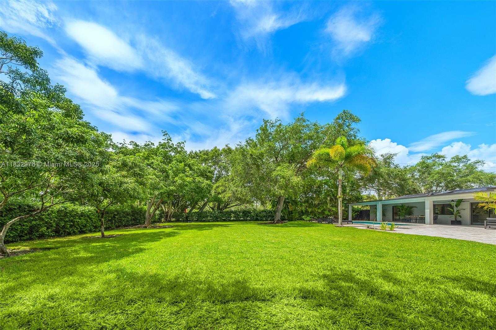 Small Image of 15121 SOUTH WEST 69TH CT, Palmetto Bay Number 65