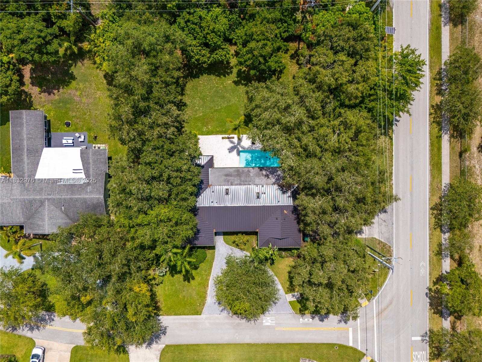 Small Image of 15121 SOUTH WEST 69TH CT, Palmetto Bay Number 67