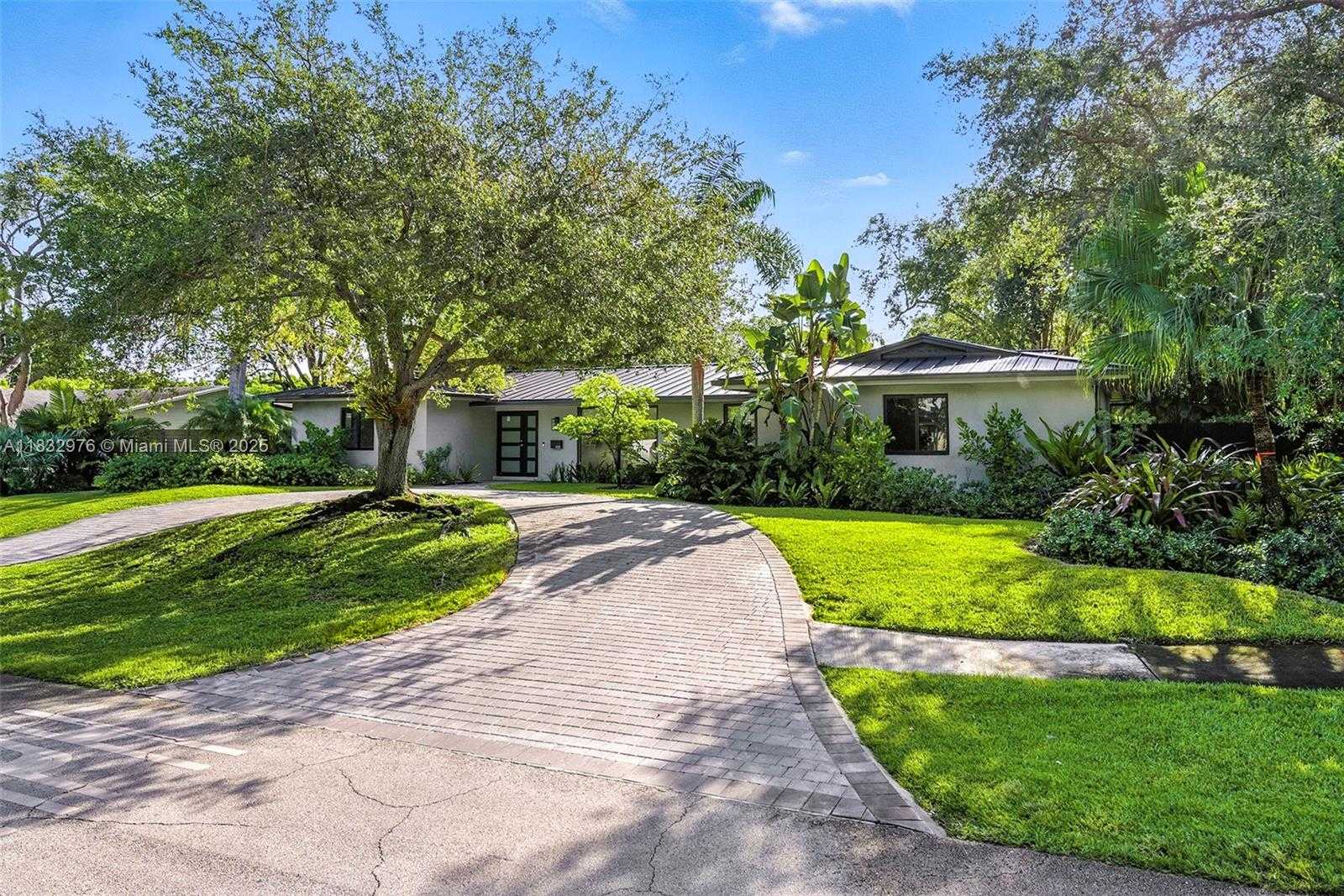 Small Image of 15121 SOUTH WEST 69TH CT, Palmetto Bay Number 72
