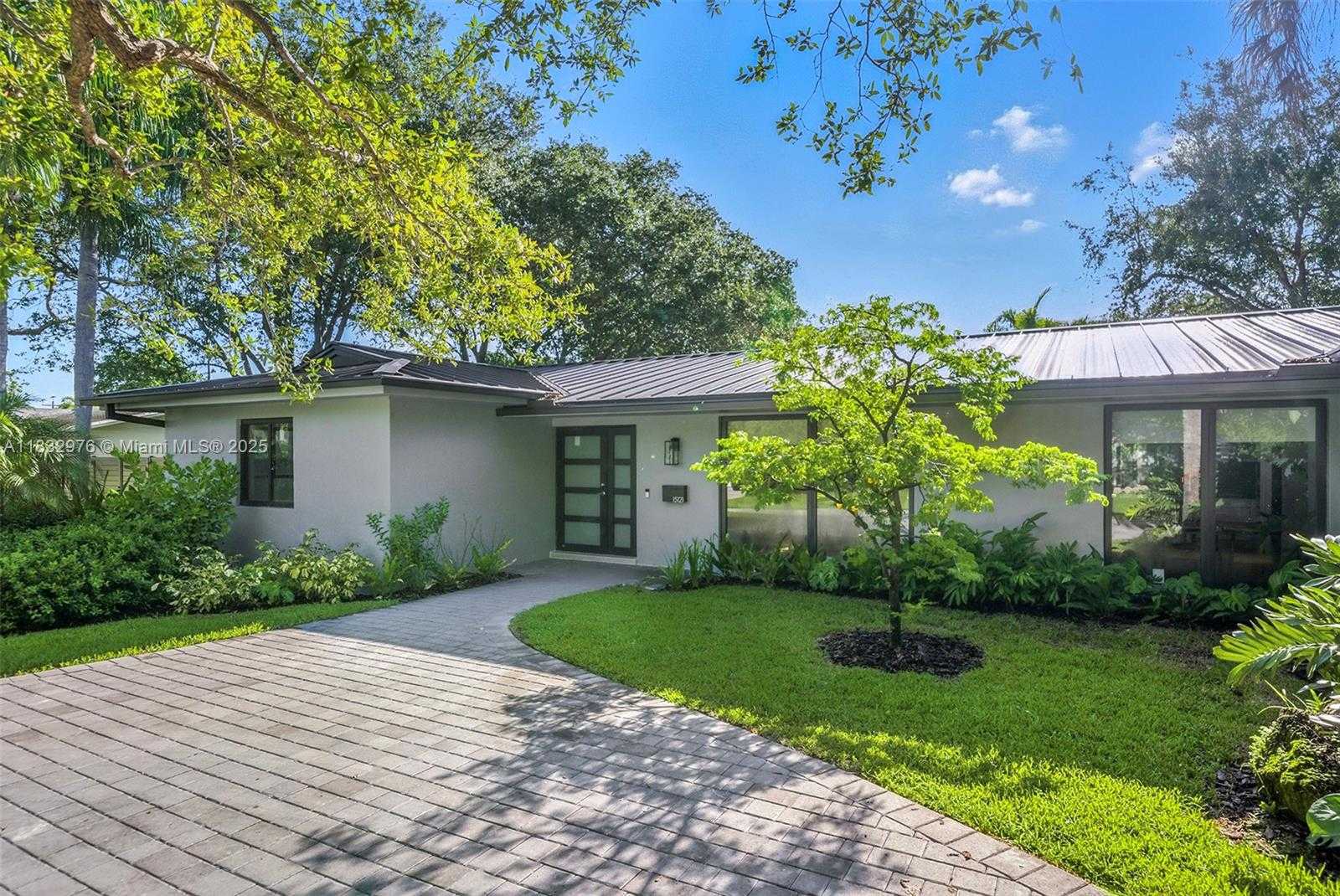 Small Image of 15121 SOUTH WEST 69TH CT, Palmetto Bay Number 74