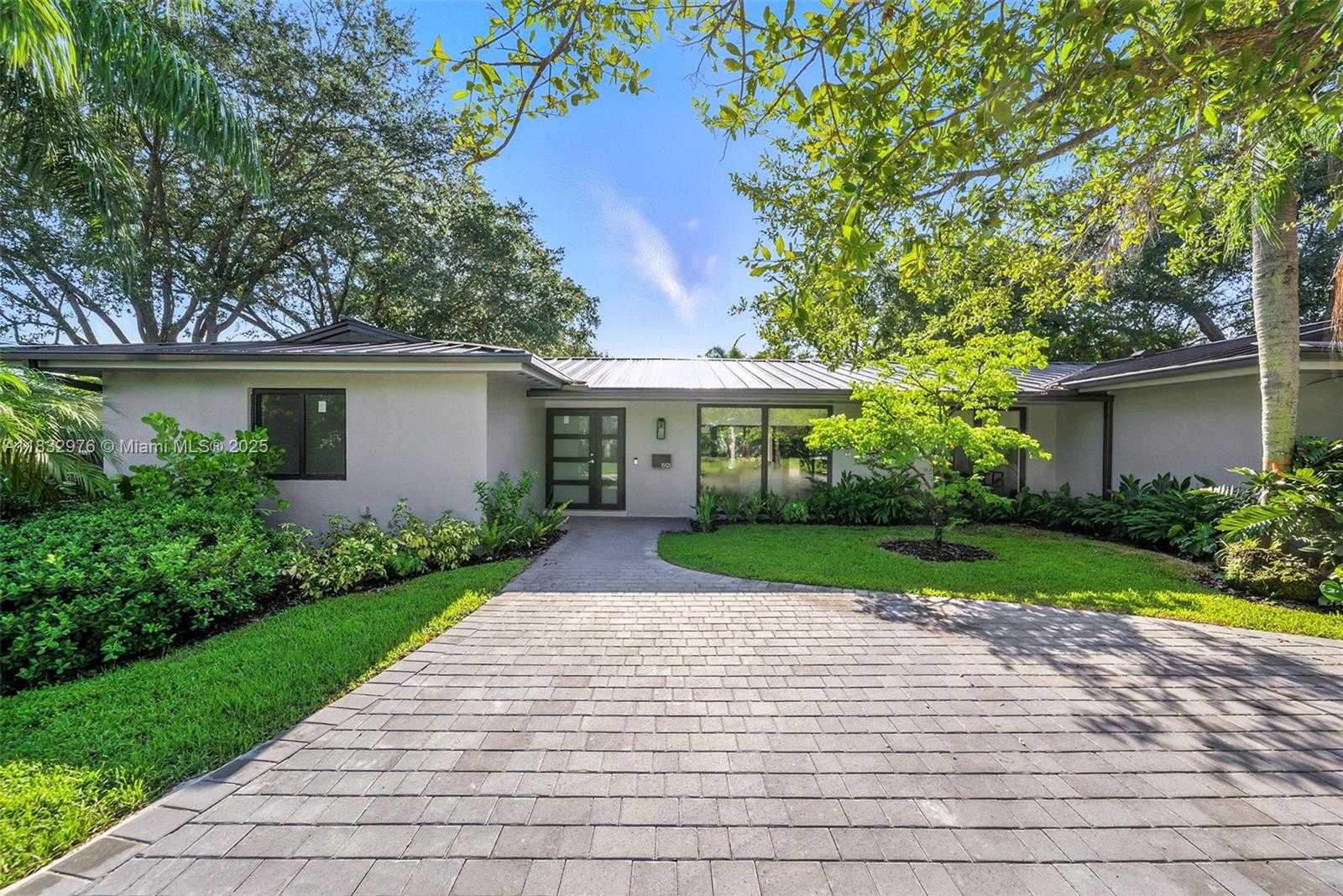 Small Image of 15121 SOUTH WEST 69TH CT, Palmetto Bay Number 75
