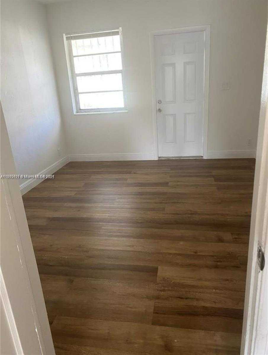 Small Image of 791 EAST 22ND ST, Hialeah Number 3