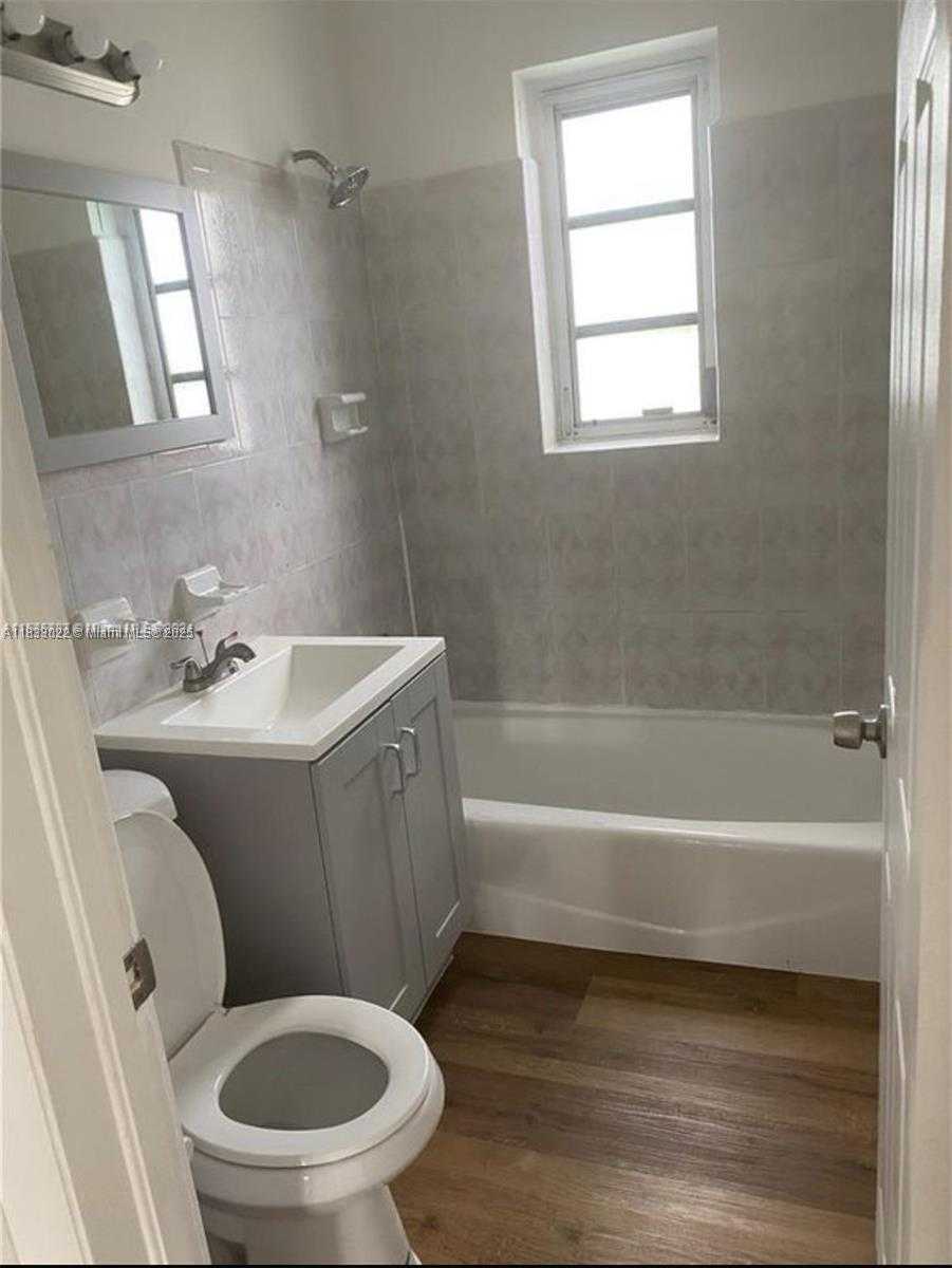 Small Image of 791 EAST 22ND ST, Hialeah Number 4