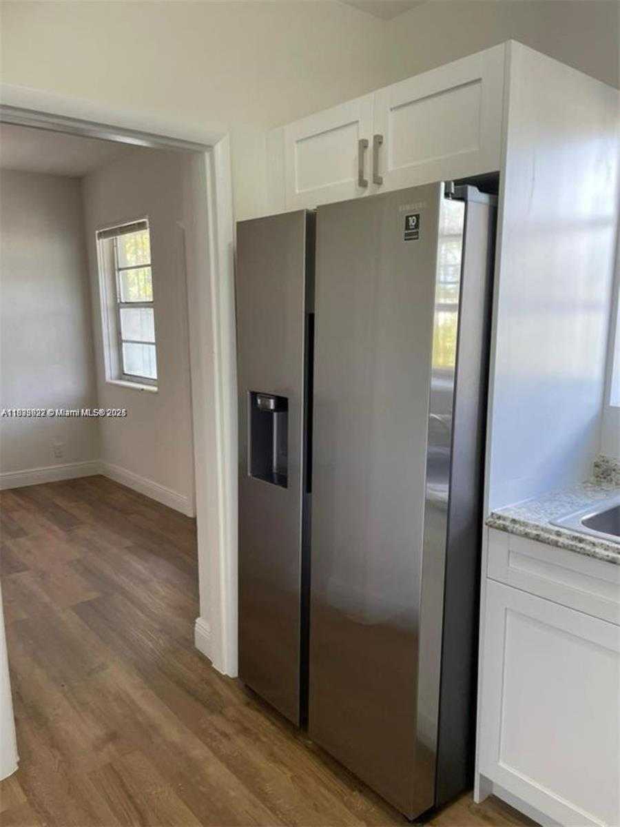Small Image of 791 EAST 22ND ST, Hialeah Number 7