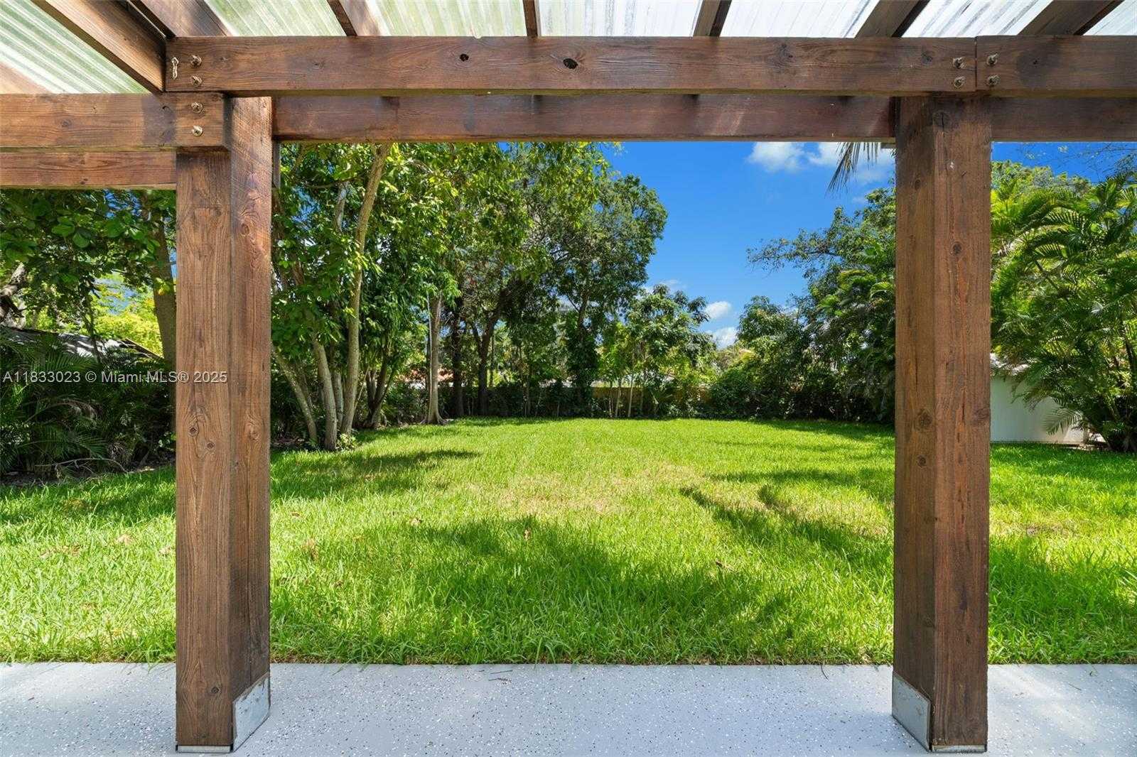 Small Image of 1003 NORTH EAST 115 ST, Biscayne Park Number 12