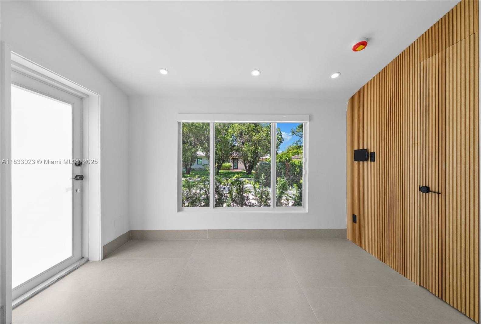 Small Image of 1003 NORTH EAST 115 ST, Biscayne Park Number 17