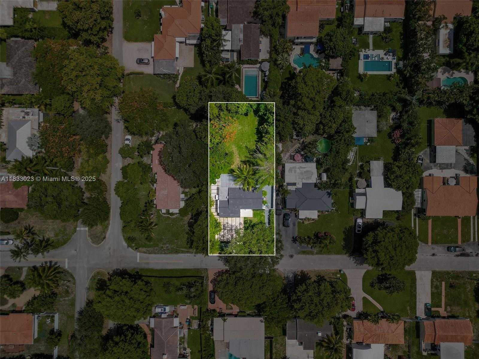 Small Image of 1003 NORTH EAST 115 ST, Biscayne Park Number 35