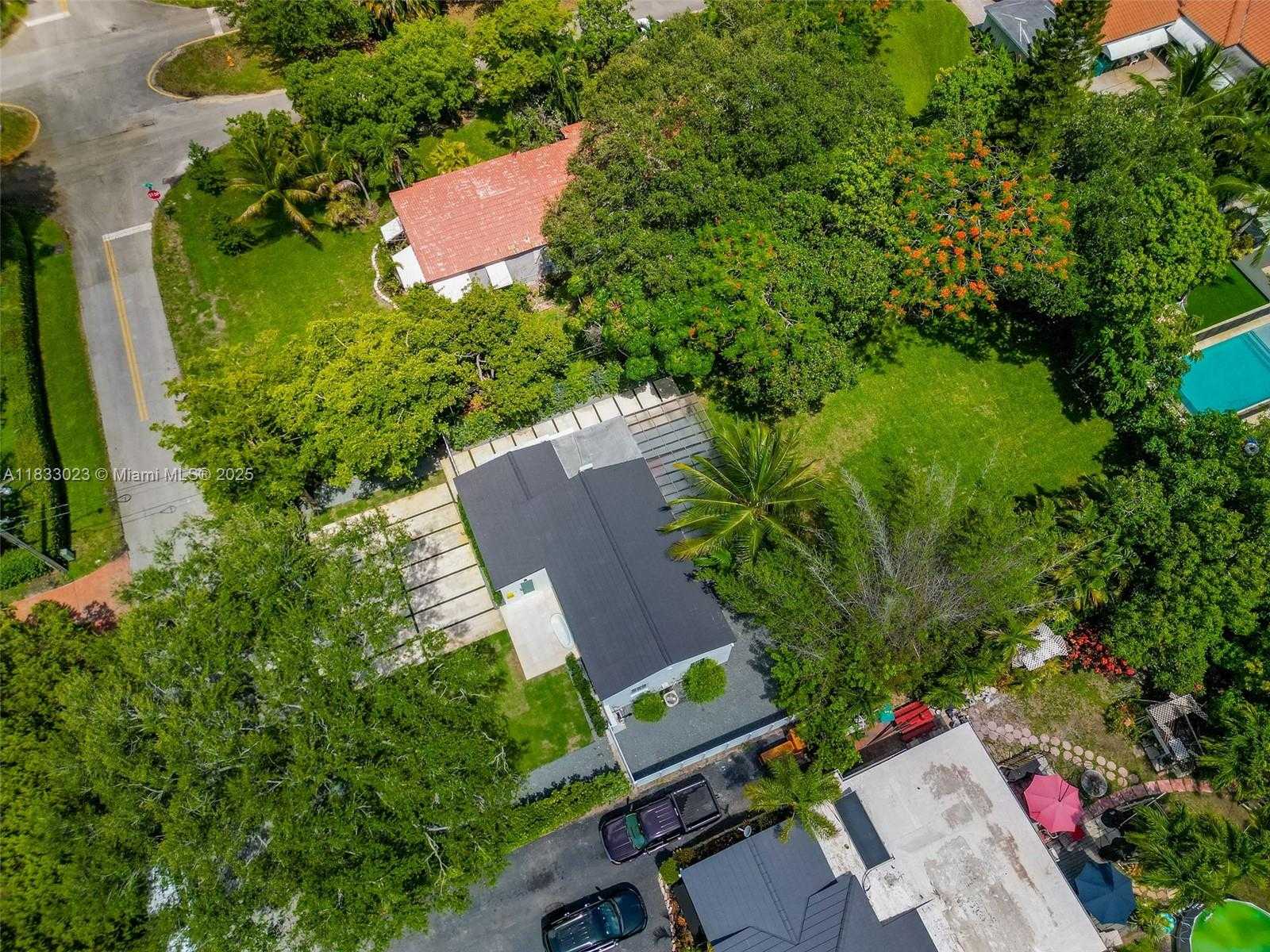 Small Image of 1003 NORTH EAST 115 ST, Biscayne Park Number 39