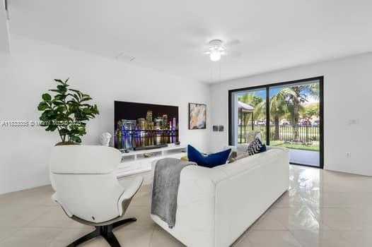 Small Image of 7936 SOUTH WEST 164TH PL, Miami Number 13