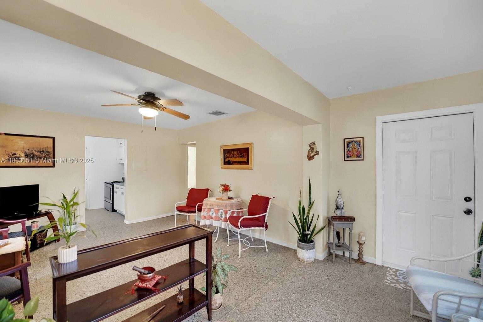 Small Image of 2447 HARDING ST, Hollywood Number 13