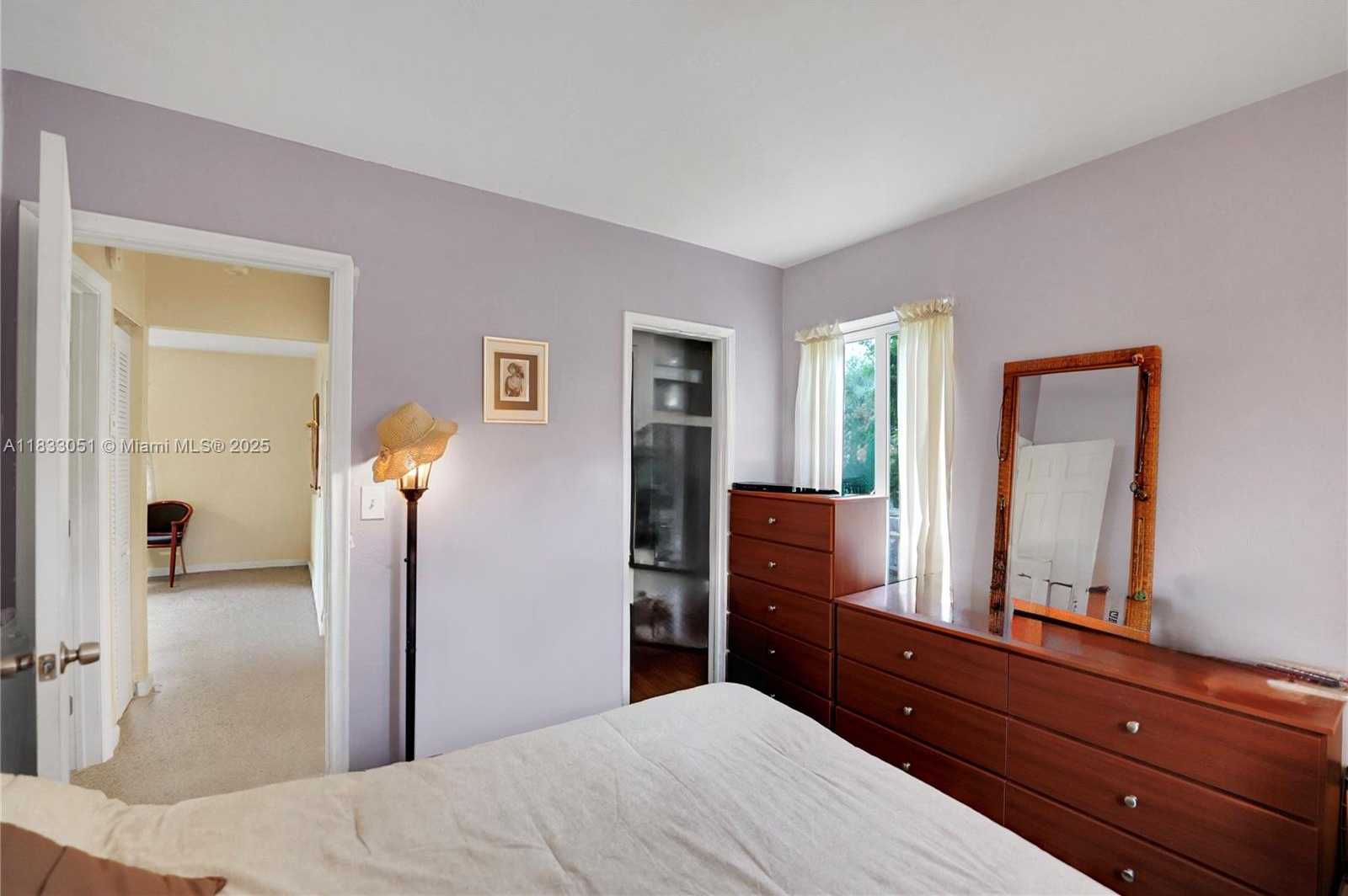 Small Image of 2447 HARDING ST, Hollywood Number 27
