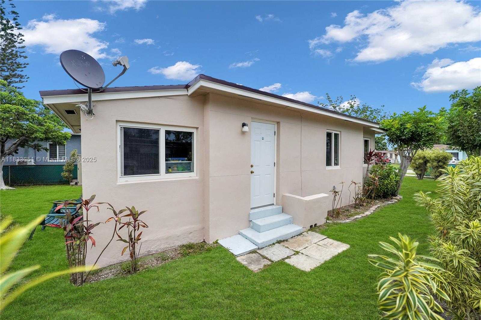 Small Image of 2447 HARDING ST, Hollywood Number 31