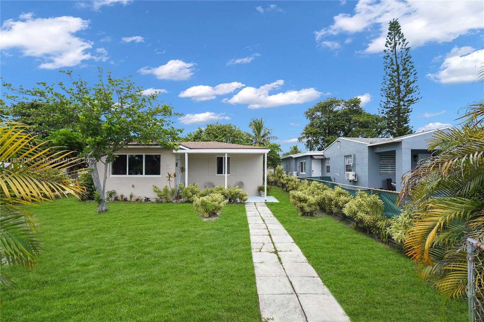 Small Image of 2447 HARDING ST, Hollywood Number 6