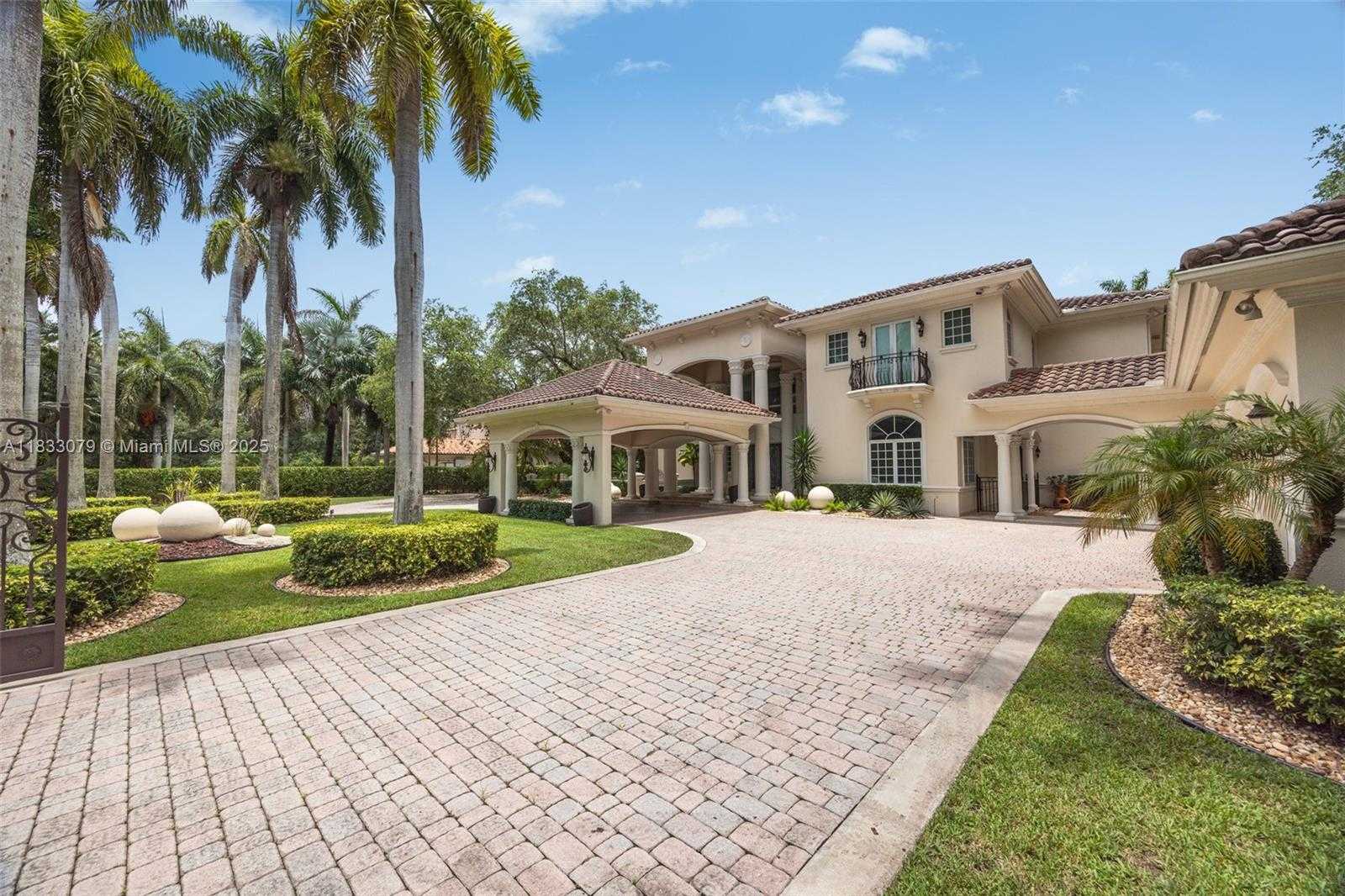 Small Image of 7245 SOUTH WEST 104TH ST, Pinecrest Number 4