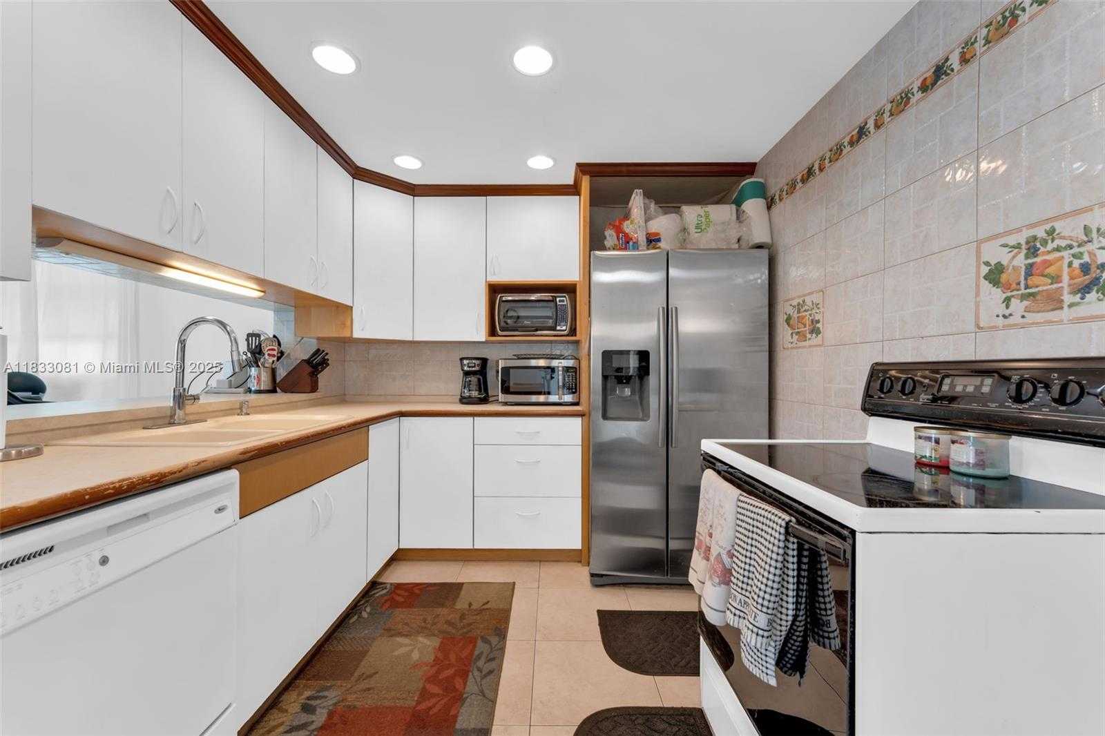 Small Image of 3036 NORTH 58TH AVE, Hollywood Number 8