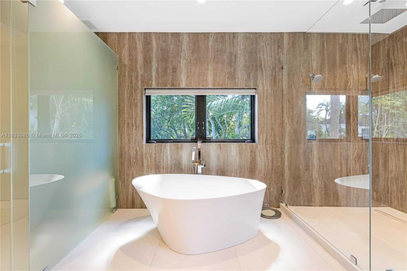 Small Image of 7180 EAST LAGO DR, Coral Gables Number 10