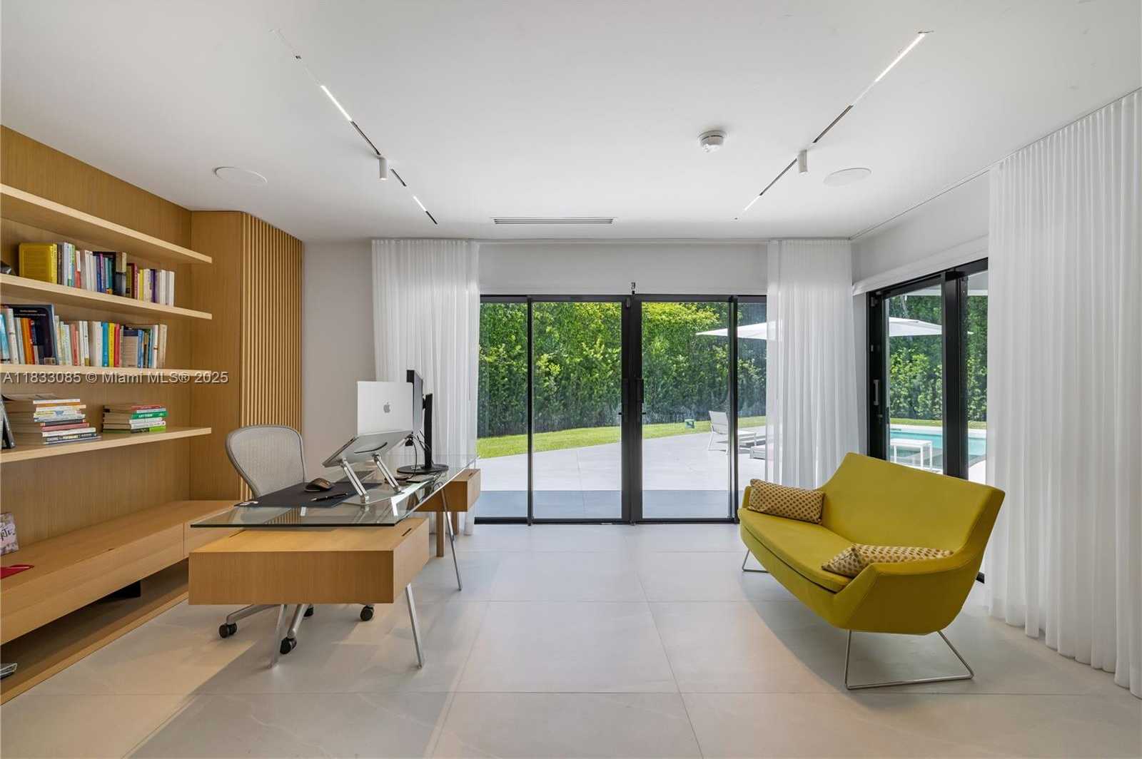 Small Image of 7180 EAST LAGO DR, Coral Gables Number 11