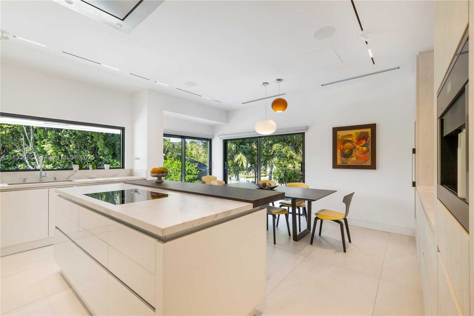 Small Image of 7180 EAST LAGO DR, Coral Gables Number 14