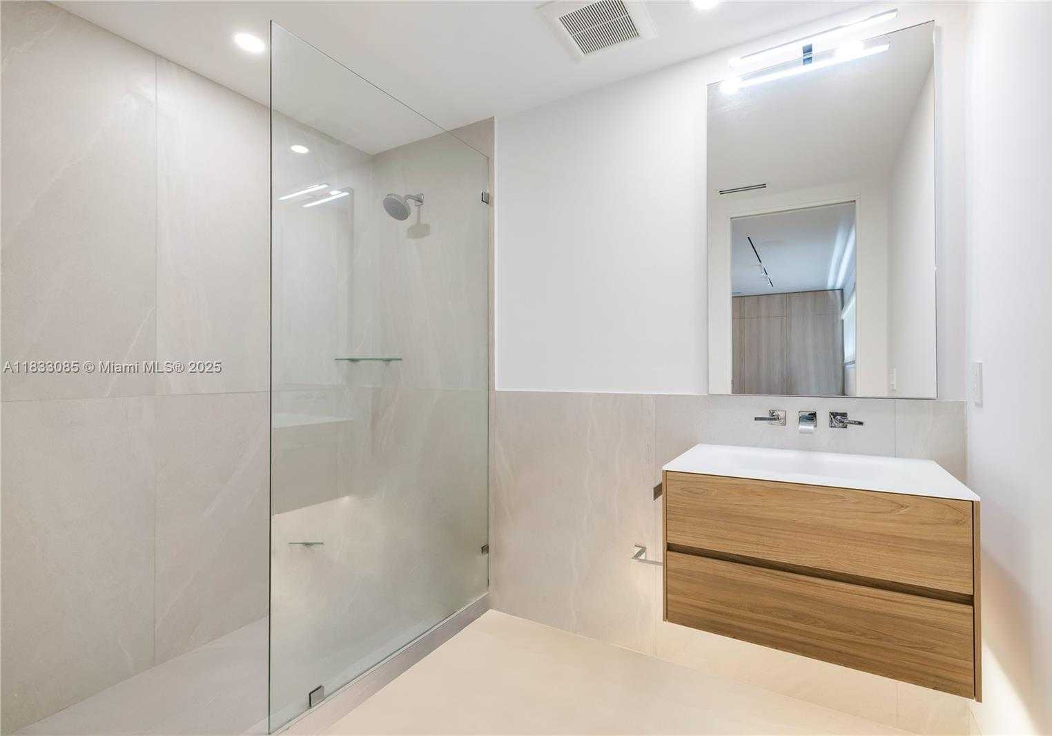 Small Image of 7180 EAST LAGO DR, Coral Gables Number 21