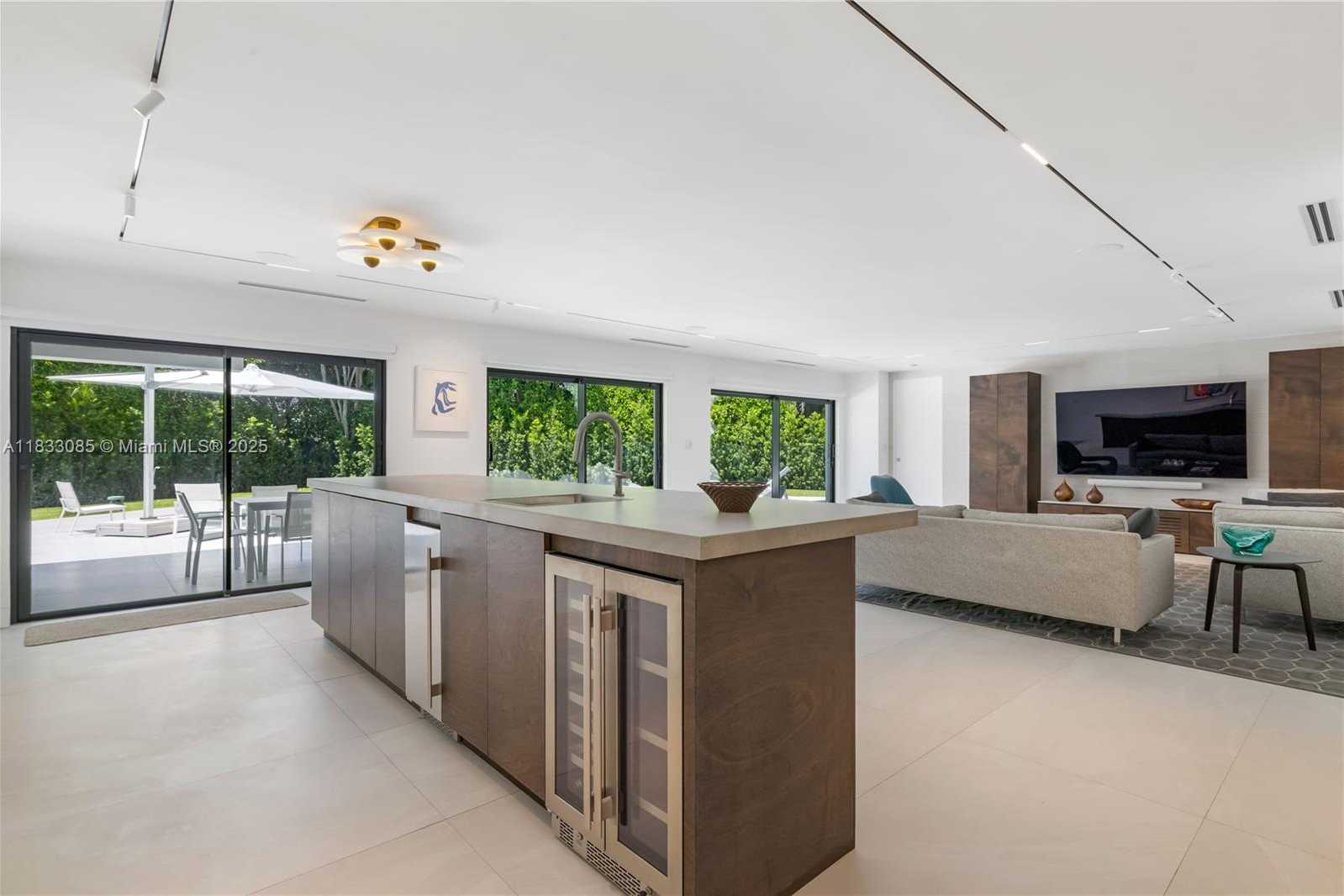 Small Image of 7180 EAST LAGO DR, Coral Gables Number 22