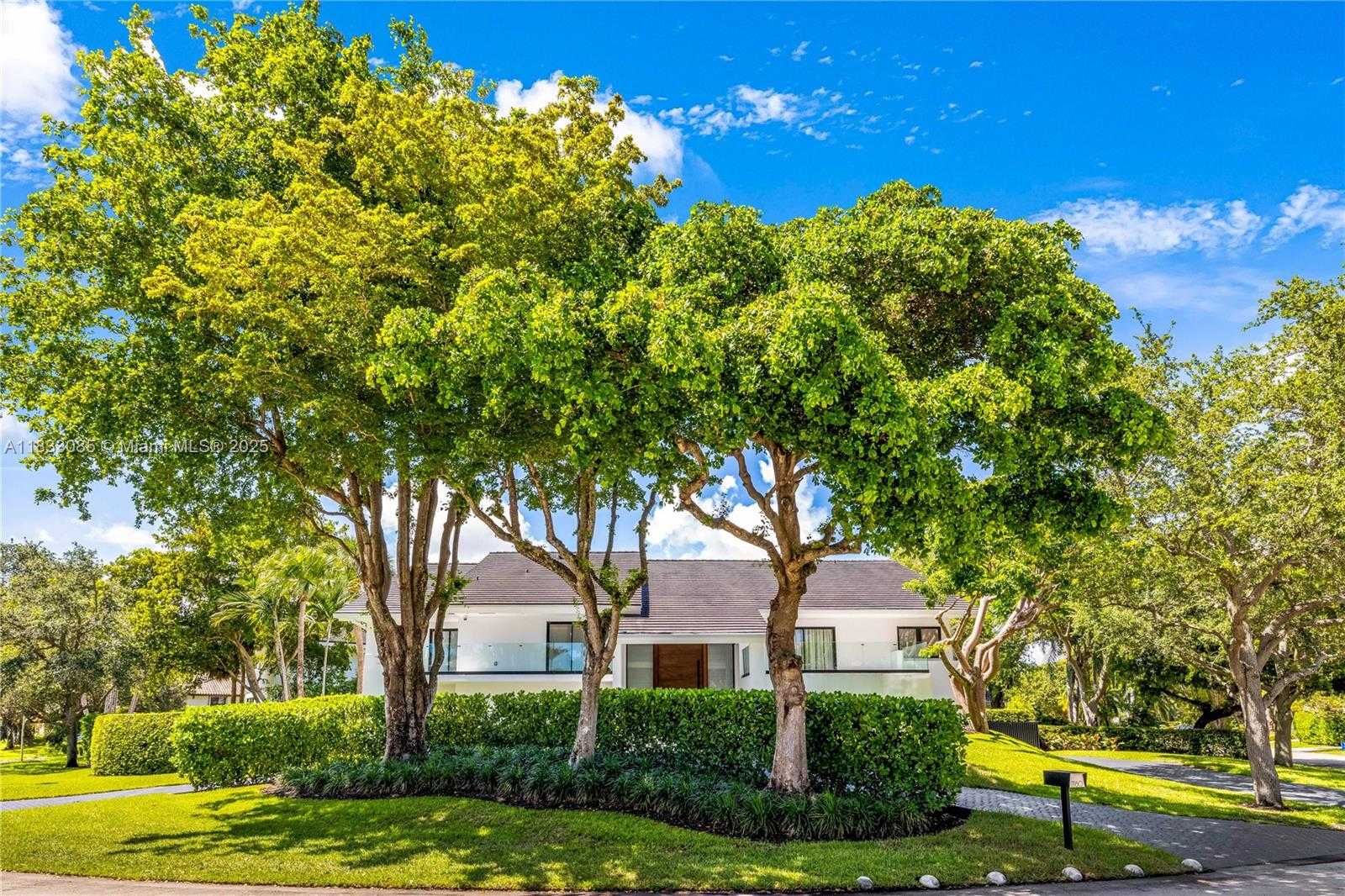 Small Image of 7180 EAST LAGO DR, Coral Gables Number 30