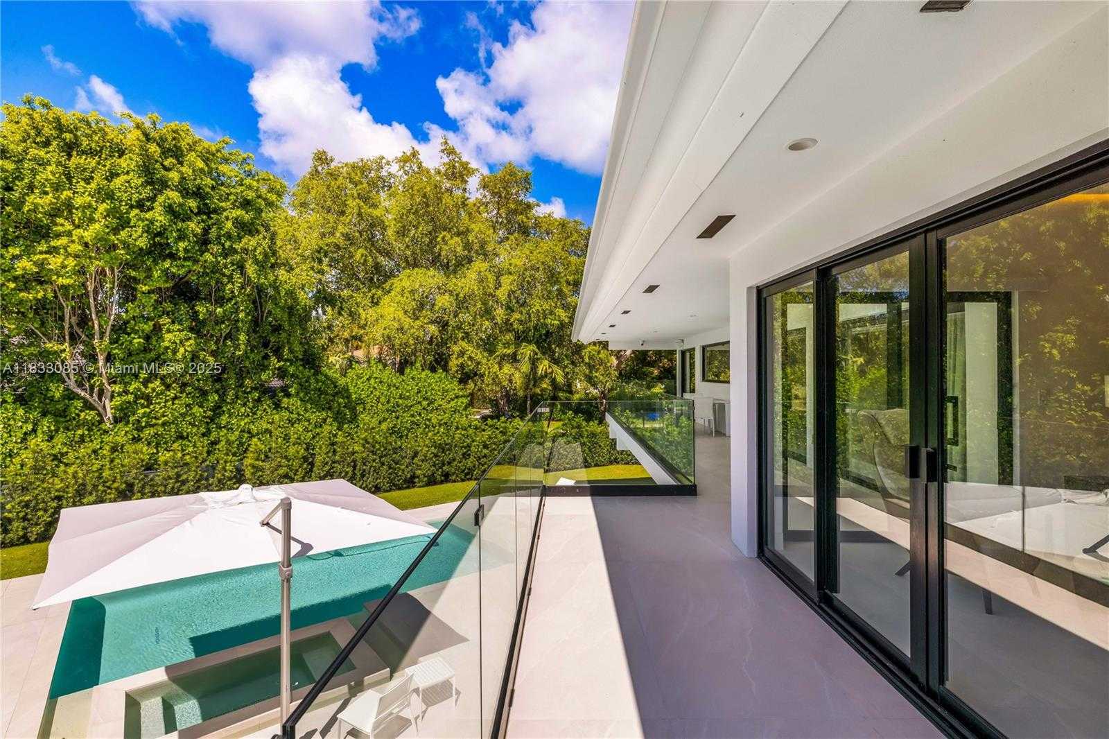 Small Image of 7180 EAST LAGO DR, Coral Gables Number 40