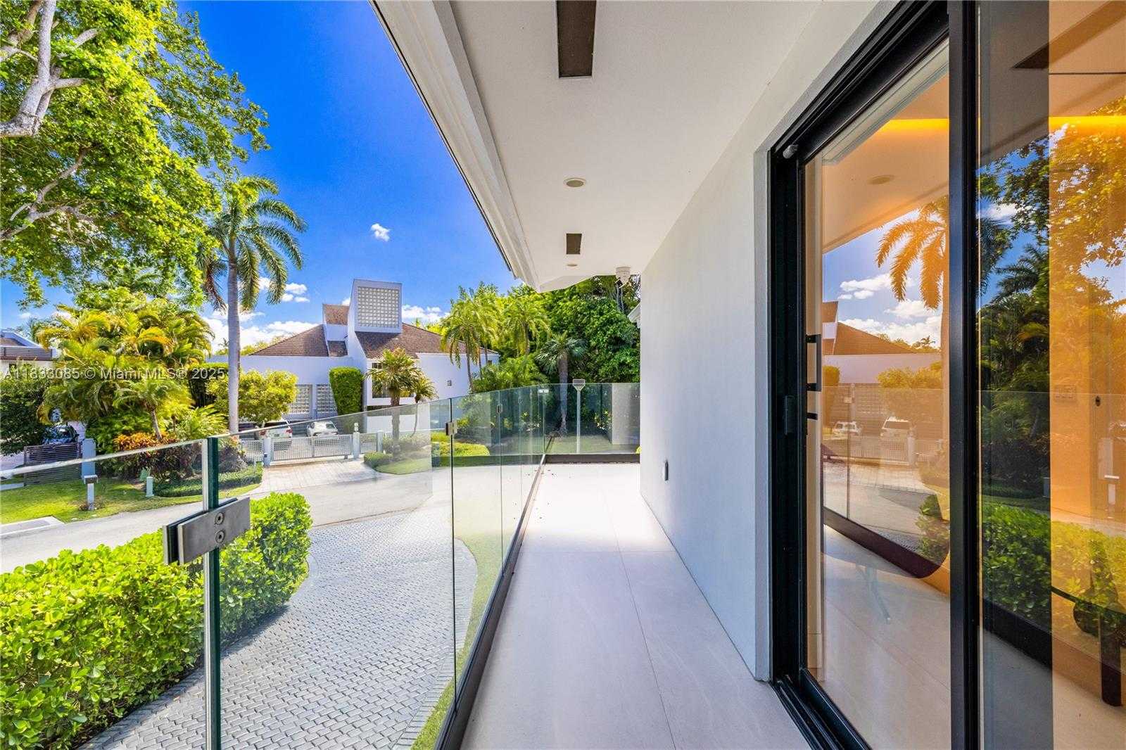 Small Image of 7180 EAST LAGO DR, Coral Gables Number 41
