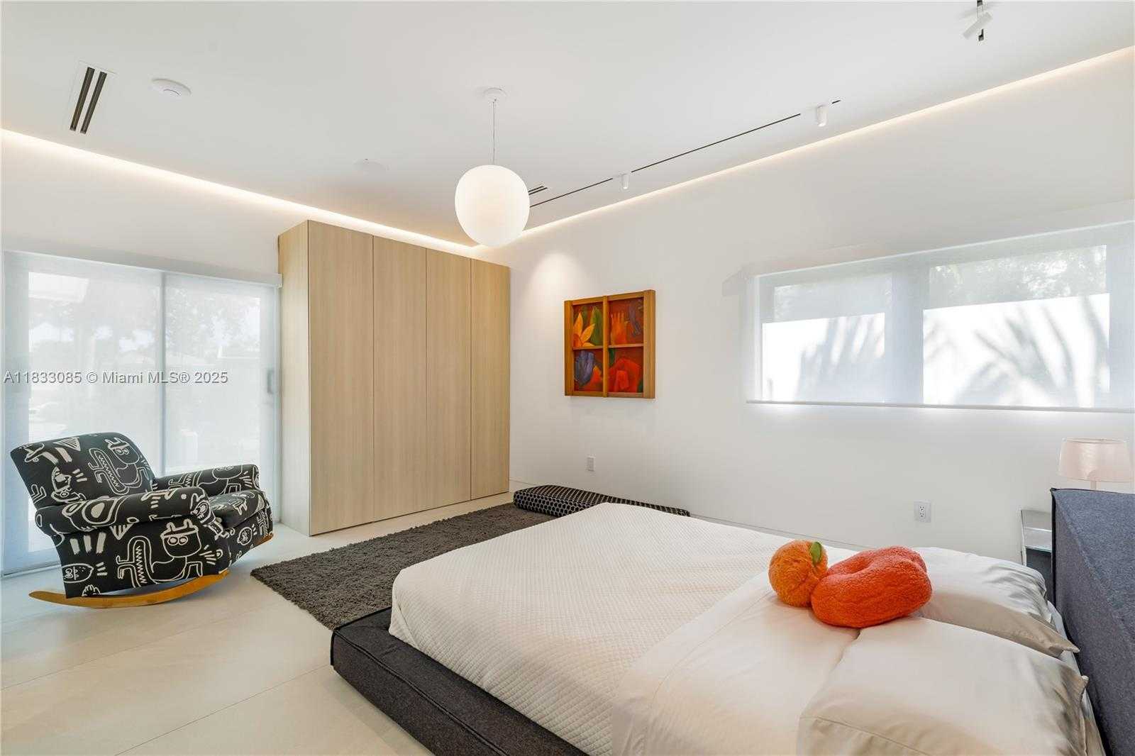 Small Image of 7180 EAST LAGO DR, Coral Gables Number 43