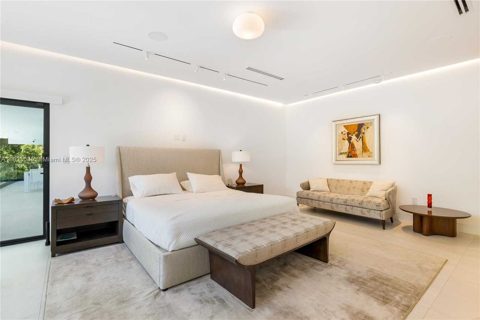 Small Image of 7180 EAST LAGO DR, Coral Gables Number 8