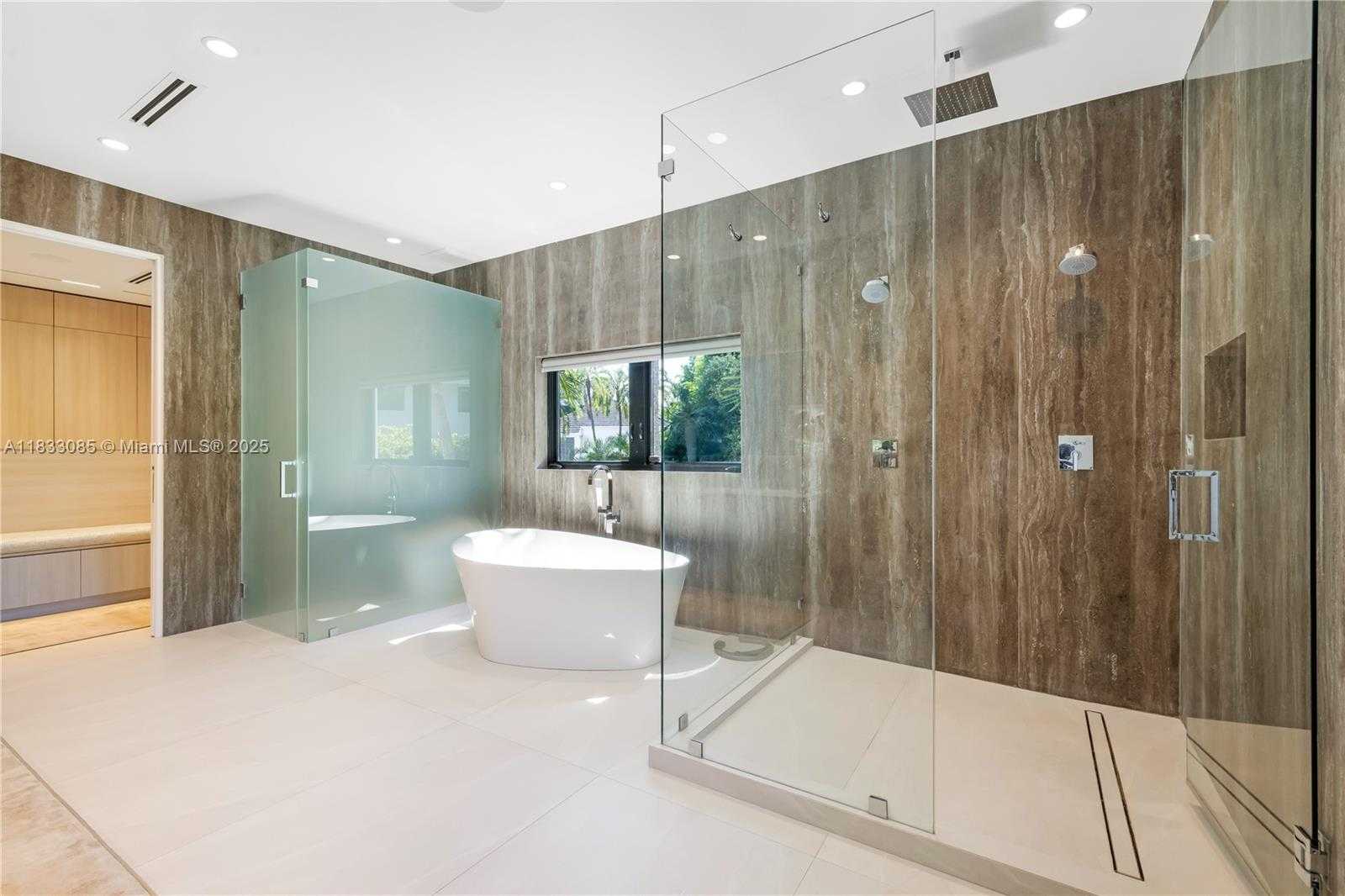 Small Image of 7180 EAST LAGO DR, Coral Gables Number 9