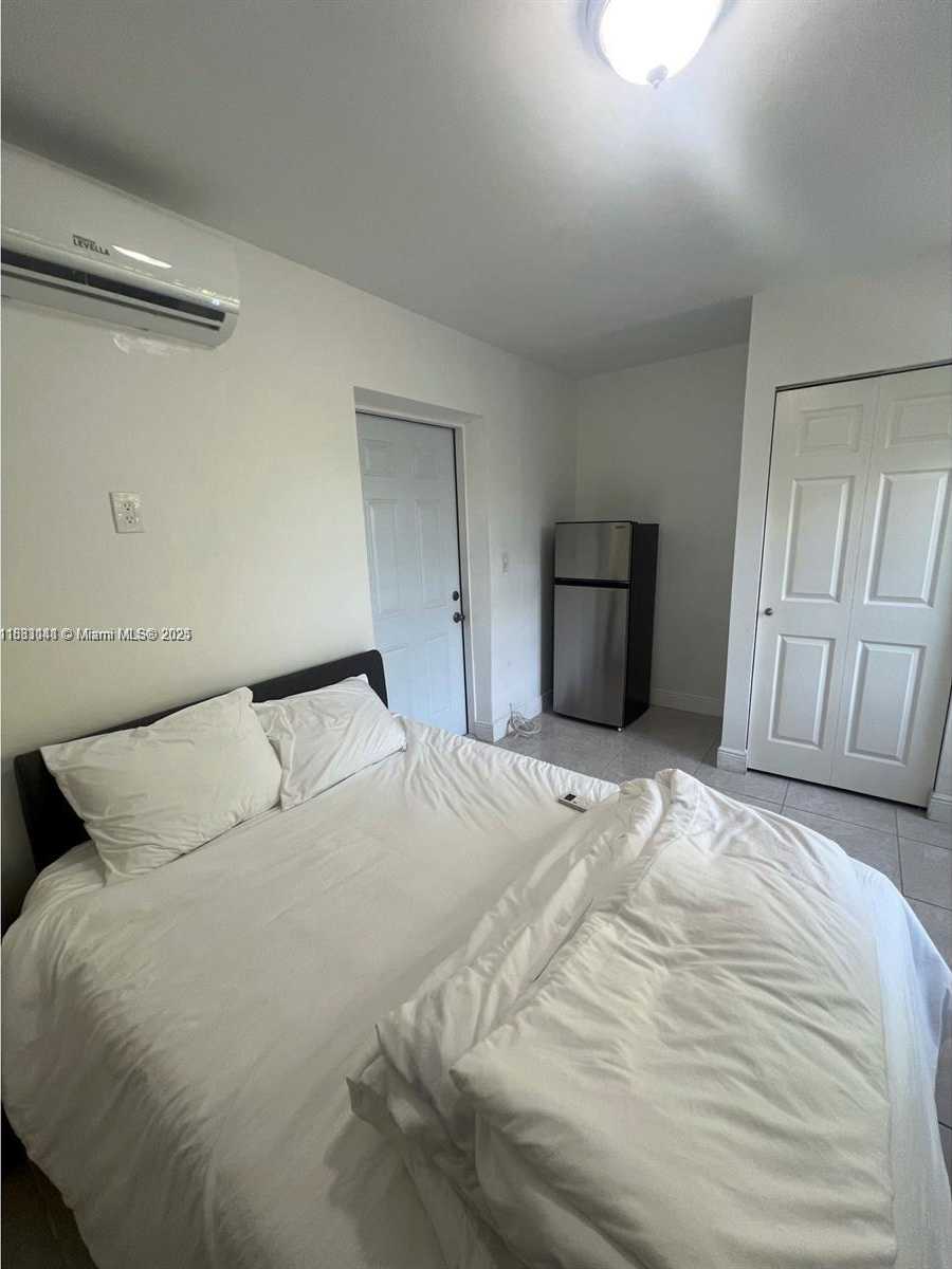 Small Image of 110 SOUTH WEST 64TH CT, Miami Number 13