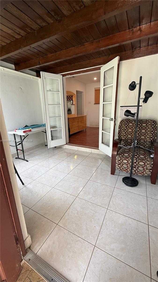Small Image of 110 SOUTH WEST 64TH CT, Miami Number 3