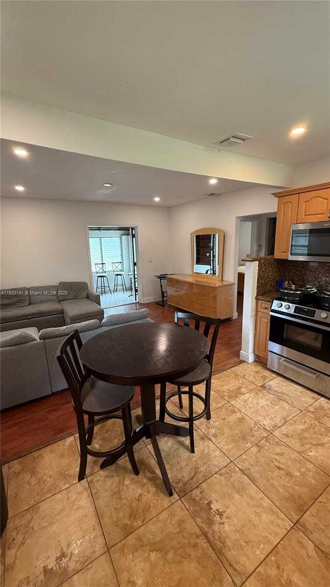 Small Image of 110 SOUTH WEST 64TH CT, Miami Number 6