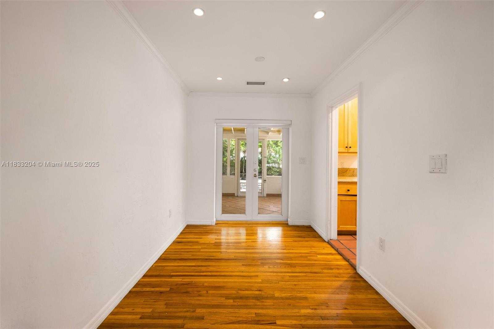 Small Image of 4050 LOQUAT AVE, Coconut Grove Number 19