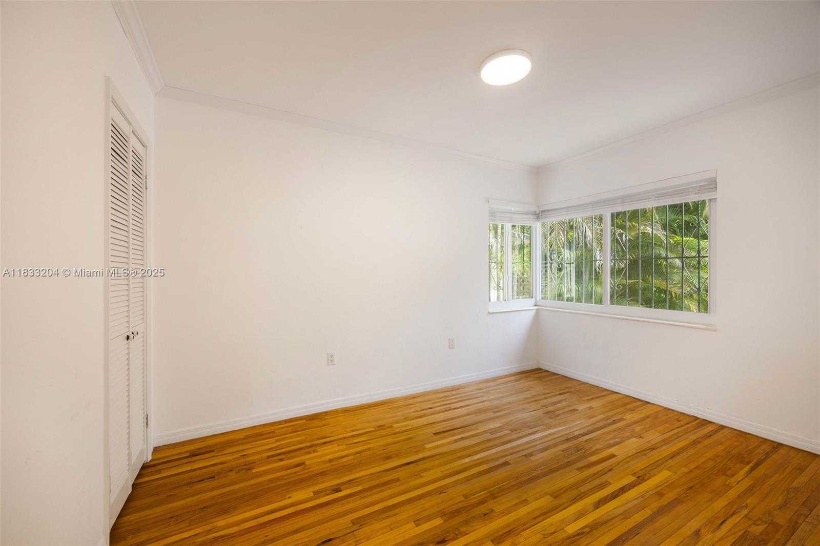 Small Image of 4050 LOQUAT AVE, Coconut Grove Number 21